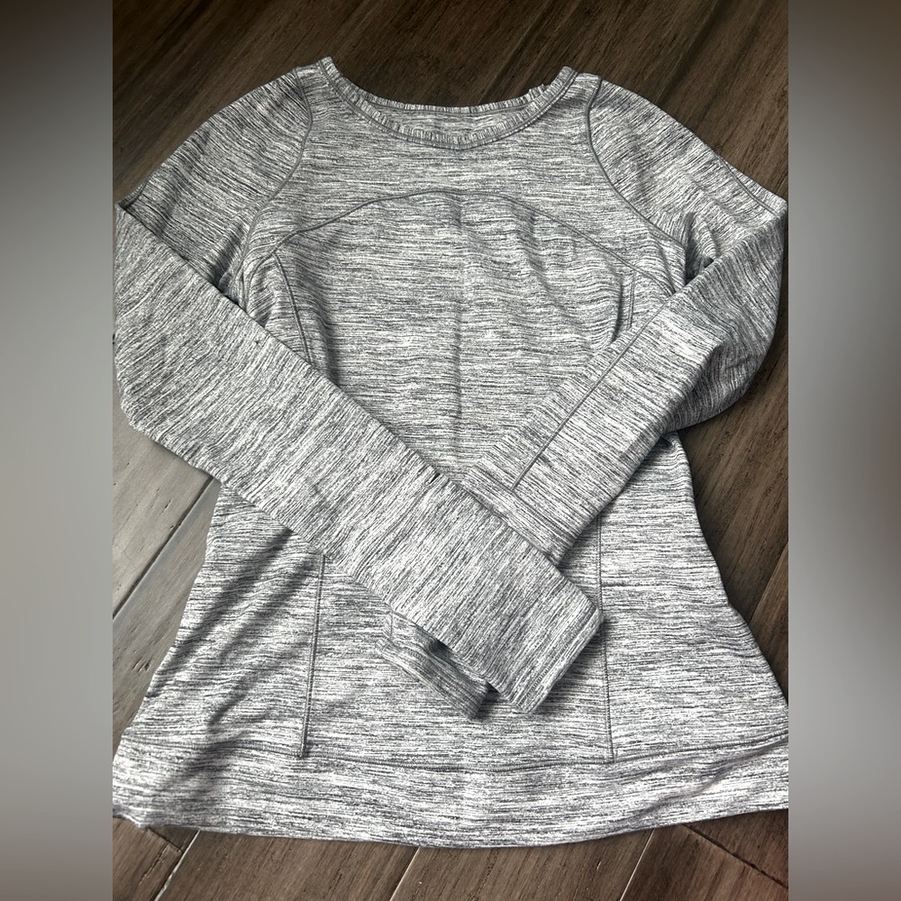 Lululemon thick, nice long sleeve, size 8